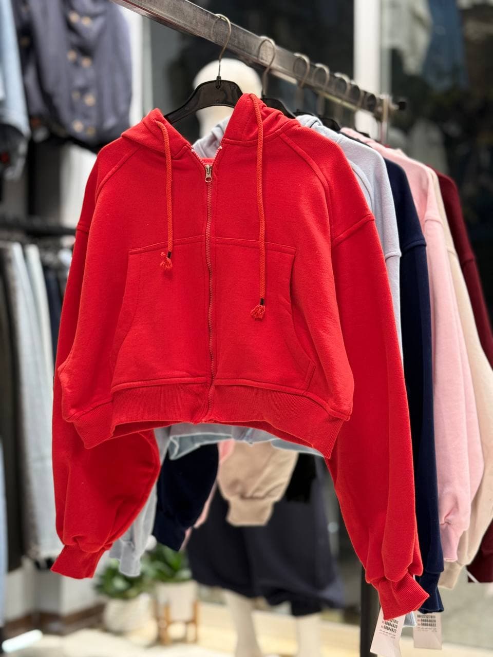 ⁨ bershka کراپ سوئیشرت کلاهدار — تصویر ۷