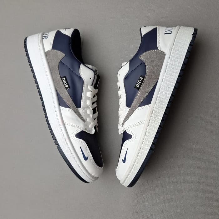 کتونی نایک ترویس دیور زنانه و مردانه زیره nbr عطری نرم (nike) — تصویر ۲