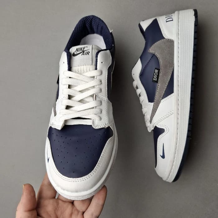 کتونی نایک ترویس دیور زنانه و مردانه زیره nbr عطری نرم (nike) — تصویر ۴