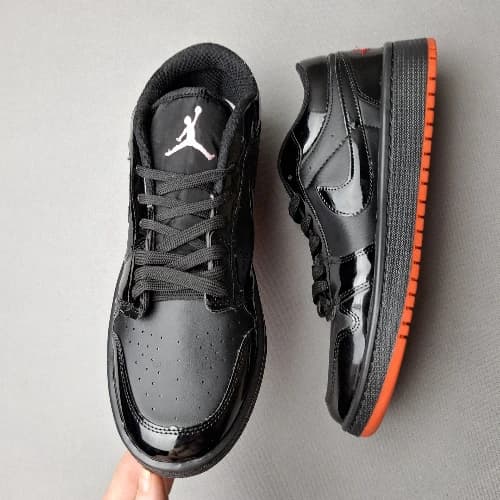 کتونی جردن وان زنانه و مردانه زیره nbr عطری نرم مشکی — تصویر ۳