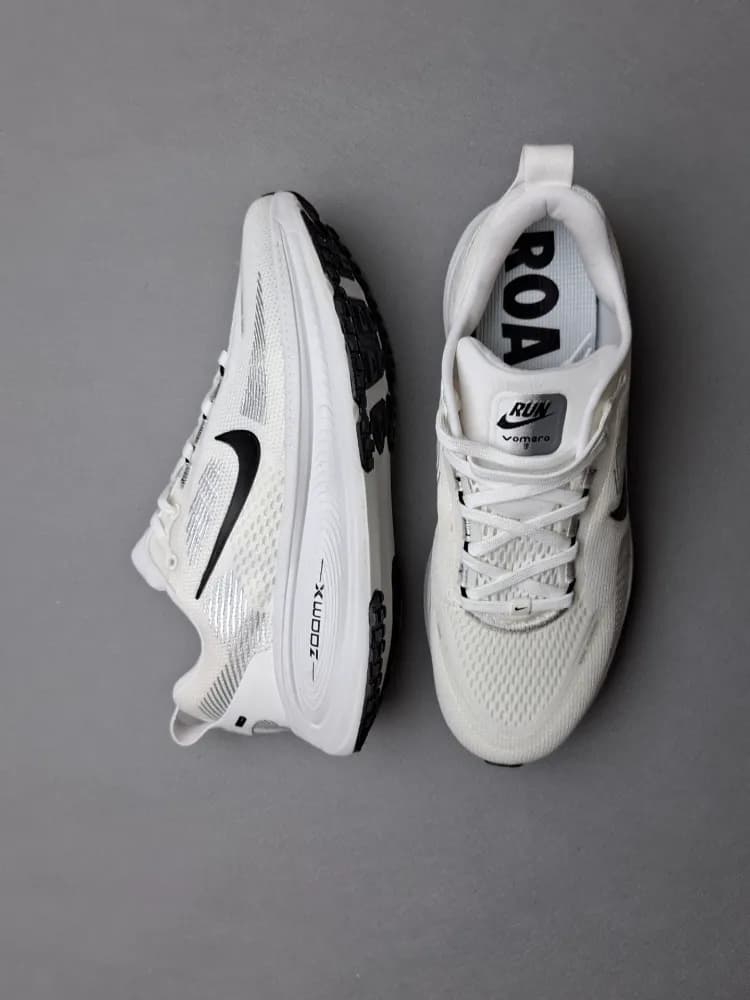 کتونی رانینگ نایک زوم زیره ایویا Nike Vomero مردانه و زنانه سفید کد۱۳۱ — تصویر ۳