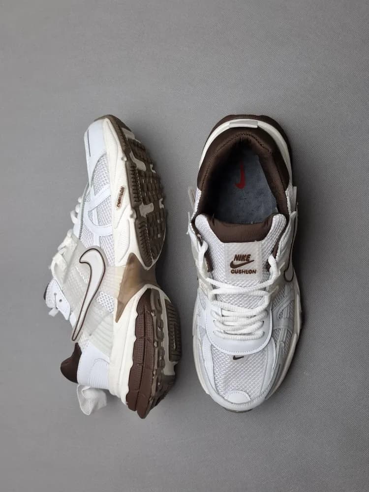 کتونی نایک وی تو کی زیره ایویا نرم و سبک(nike v2k) مردانه موکا کد۱۸۴ — تصویر ۳