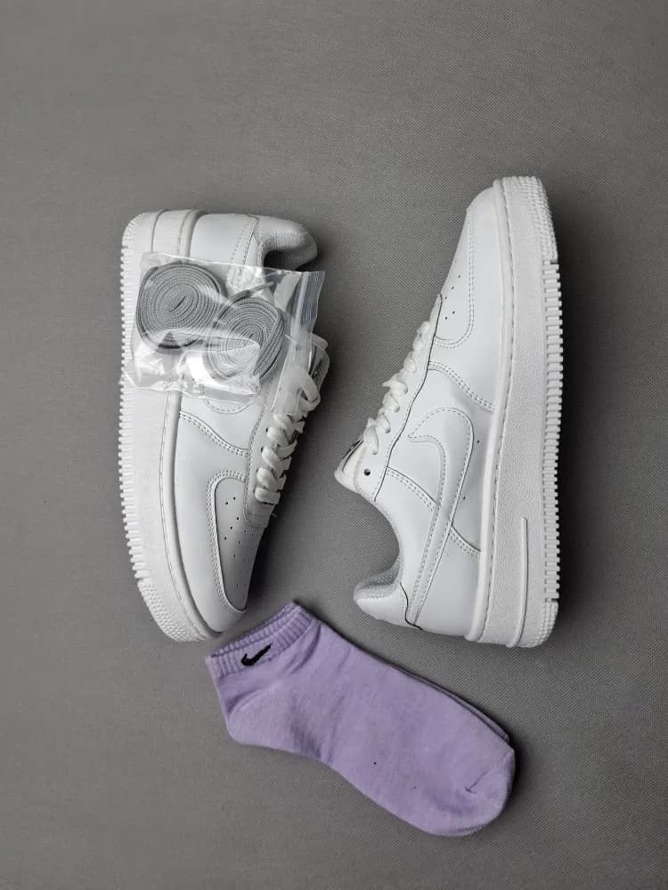 کتونی نایک جردن ایر زیره nbr عطری نرم(nike air)سفید زنانه کد۱۶۵ — تصویر ۳