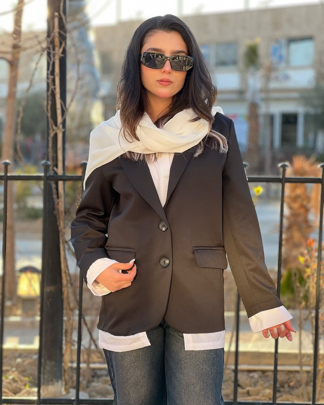کت تک با خرجکار سفید — تصویر ۲