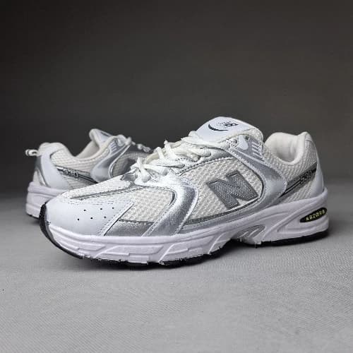 کتونی نیوبالانس۵۳۰(New balance 530)مردانه و زنانه سفید کد۱۹۰۰