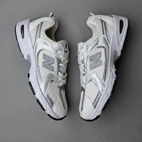 کتونی نیوبالانس۵۳۰(New balance 530)مردانه و زنانه سفید کد۱۹۰۰ — تصویر ۳