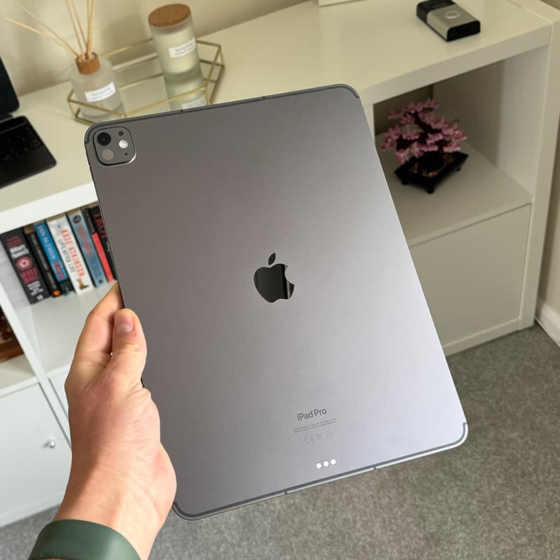 13 اینچ اپل مدل IPad Pro 2025 M5 Wi-Fi Nano-Texture ظرفیت 1 ترابایت و رم 16 گیگابایت، رزولوشن دوربین 12 مگاپیکسل، پشتیبانی از قلم و کیبورد — تصویر ۸