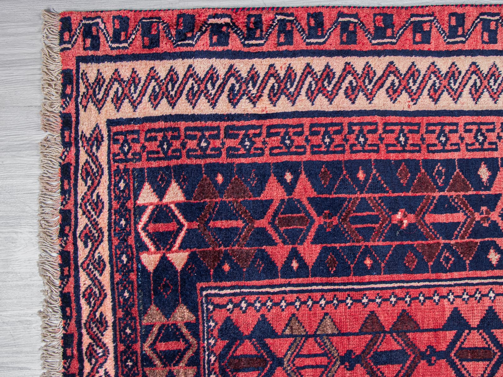 فرش دستبافت دوبَر 6 متری ابعاد 217×317شیراز کد 040422 — تصویر ۳