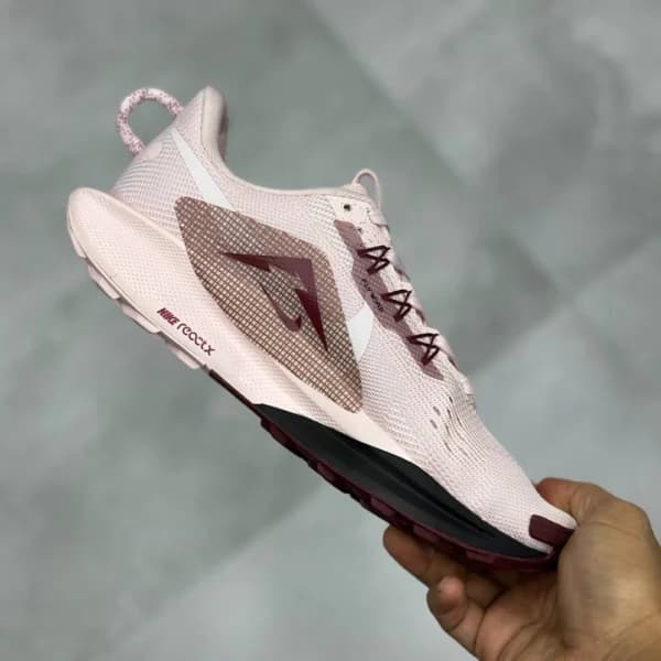 نایک ریکت پگاسوس تریل ۵ صورتی روشن مشکی Nike React Pegasus Trail 5 — تصویر ۲