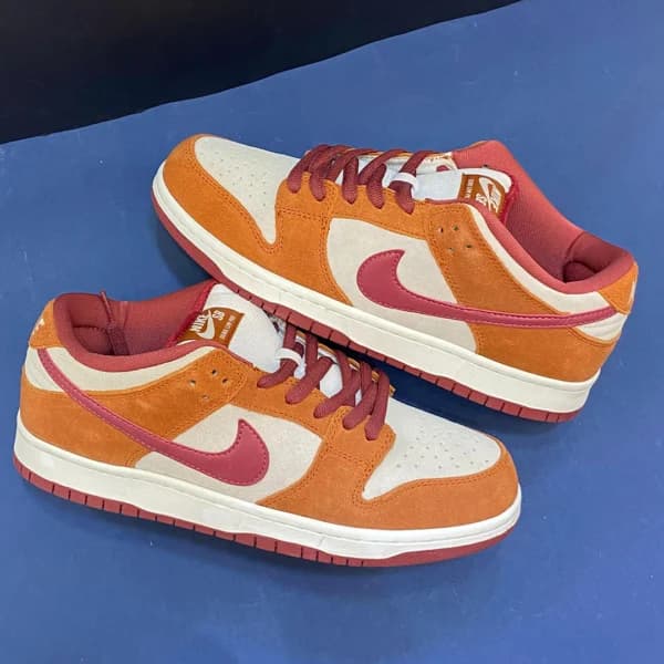 نایک اس بی دانک لو پرو دارک راست سیدر Nike SB Dunk Low Pro Dark Russet Cedar