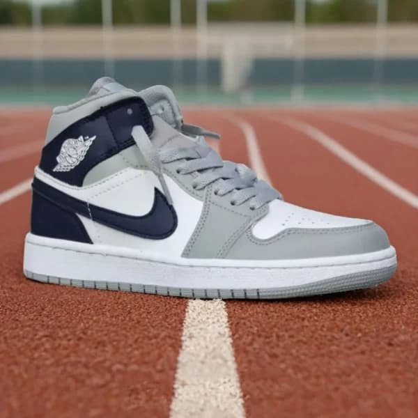 جردن وان مید خاکستری سرمه‌ای Jordan 1 Mid Wolf Grey Midnight Navy
