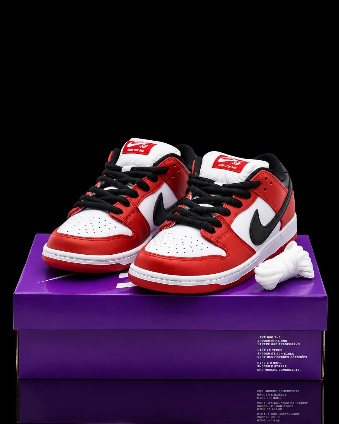 نایک SB Dunk Low Chicago سفید قرمز — تصویر ۲