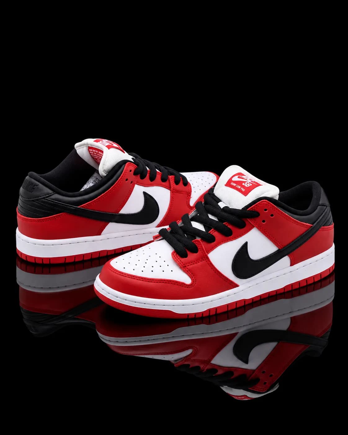 نایک SB Dunk Low Chicago سفید قرمز — تصویر ۳