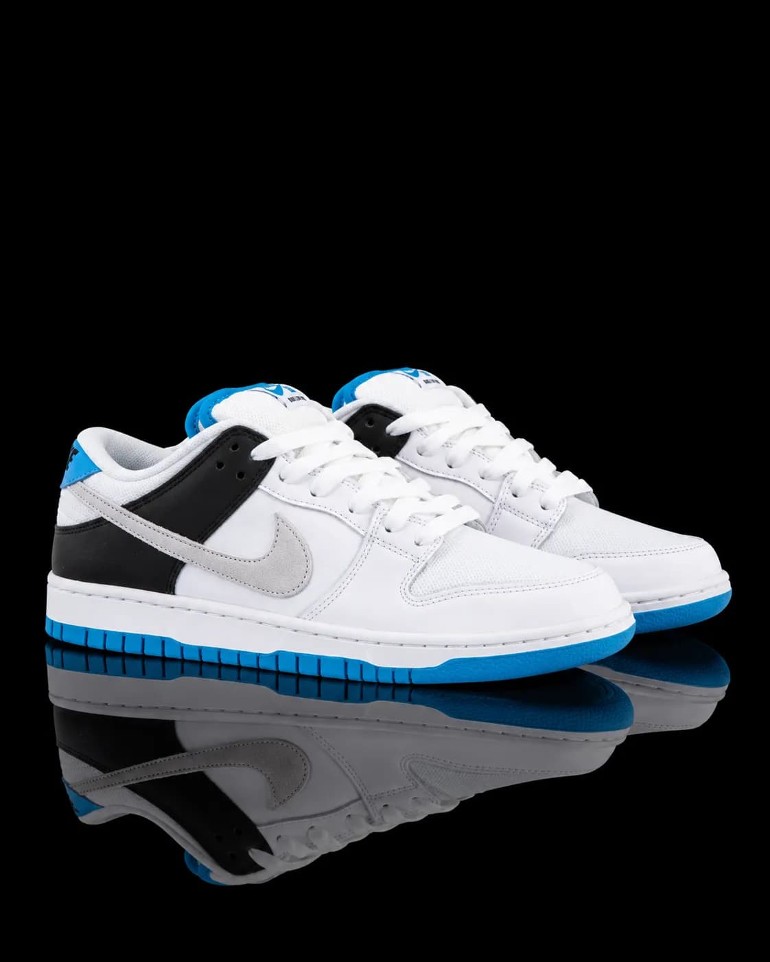 نایک SB Dunk Low Pro Laser سفید مشکی آبی — تصویر ۵
