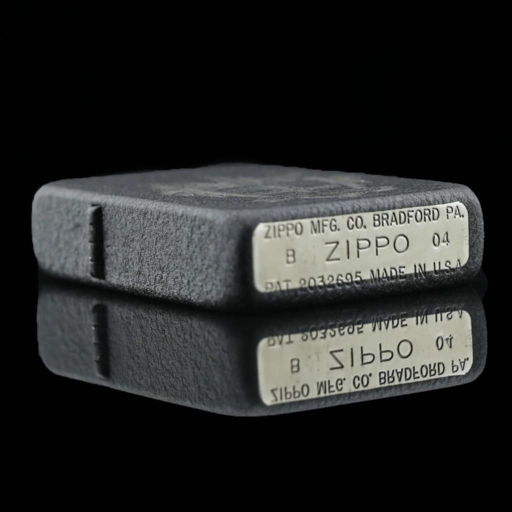 فندک زیپو کلکسیونی ماسه های نورماندی – Original Zippo Sands Of Normandy — تصویر ۳