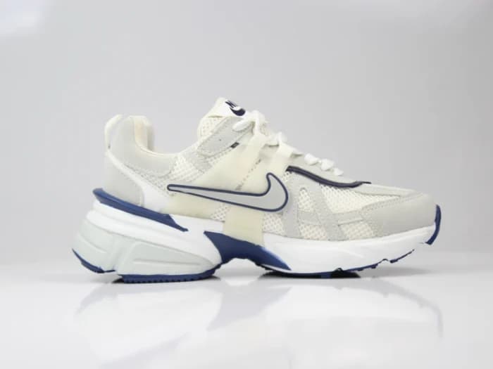 کتونی زنانه Nike V2K | نایک وی 2 کی — تصویر ۳