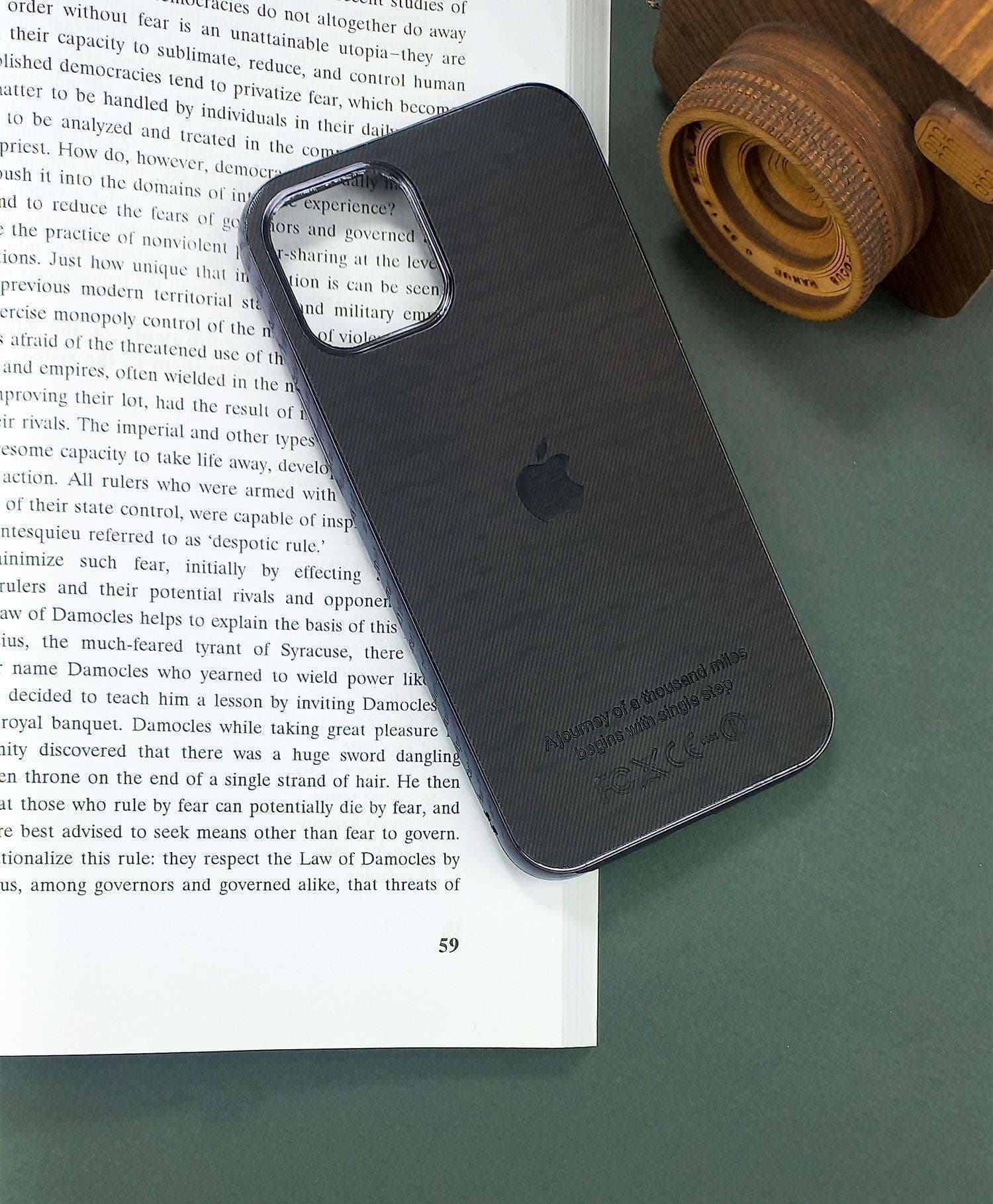 قاب پارچه ای رنگی گوشی موبایل آیفون Iphone 11 Pro — تصویر ۳