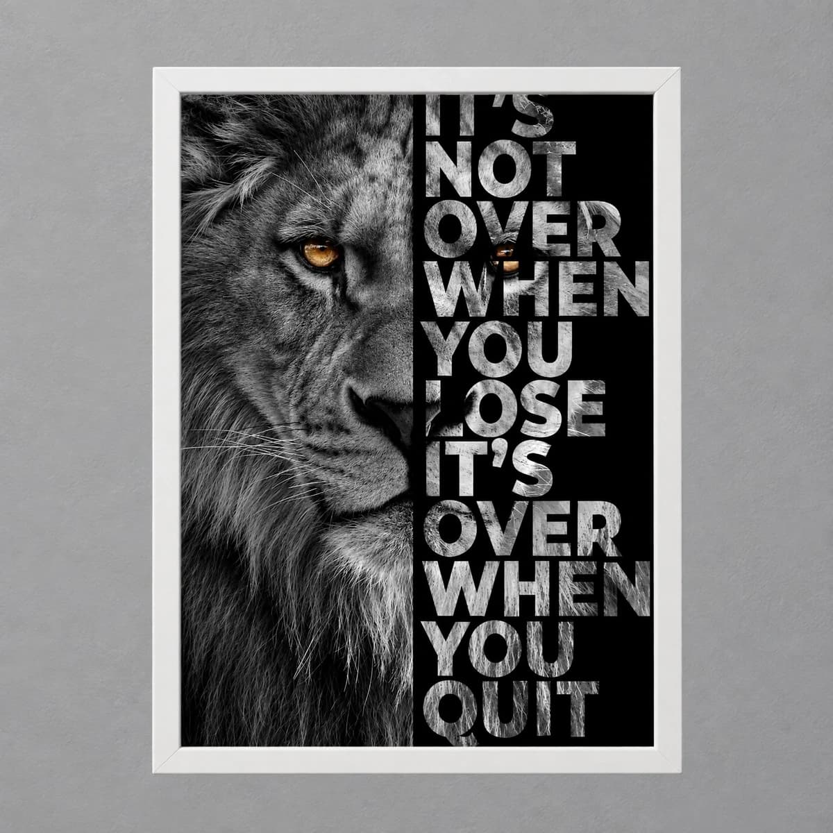 تابلو انگیزشی شیر Lion مدل It’s Not Over — تصویر ۲