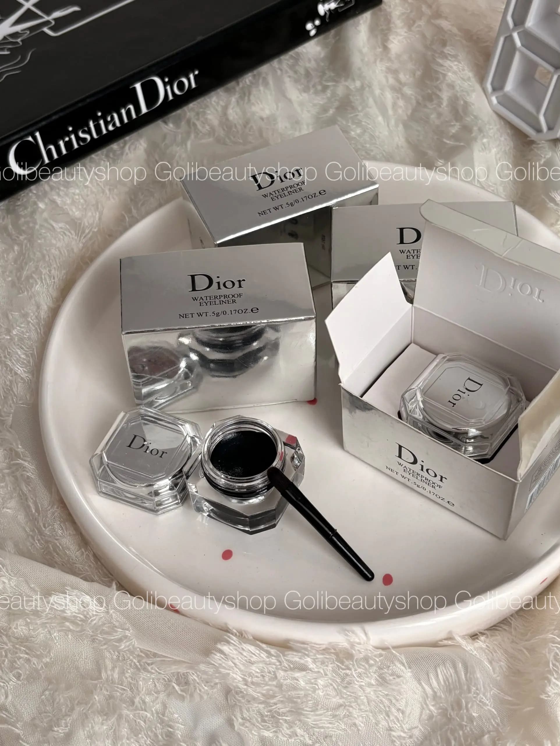 خط چشم کاسه ای دیور Dior 🦢 — تصویر ۳