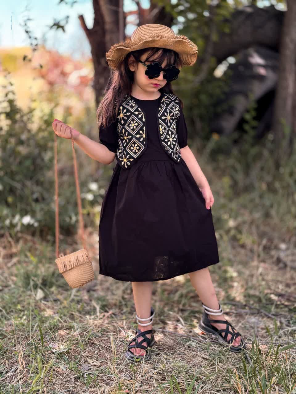 پیراهن و وست سوزن دوزی مشکی دخترانه