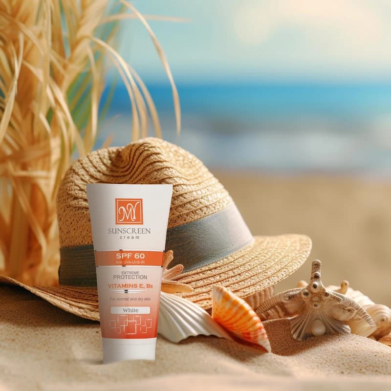 کرم ضدآفتاب بی‌رنگ مای MY مدل Extreme Protection SPF60 مناسب پوست نرمال تا خشک با محافظت UVA و UVB، ضد آب، حاوی روغن جوجوبا و ویتامین‌های E و B5، ضد پیری و ضد لک، فاقد پارابن و بدون رایحه، حجم 50 میلی — تصویر ۳