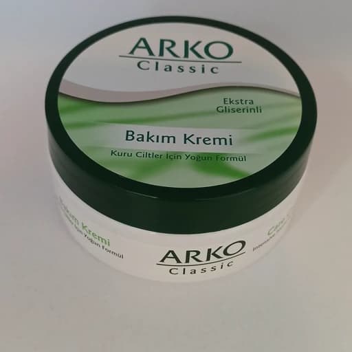 کرم مرطوب کننده دست و صورت آرکو مدل Classic Natural کلاسیک مناسب برای انواع پوست حجم 150 میل