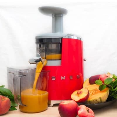 عصاره گیر و آبمیوه گیری اسمگ قرمز مدل Smeg SJF01RD — تصویر ۳