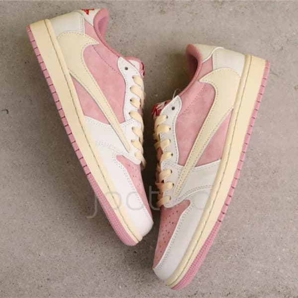 جردن وان لو تراویس صورتی کرم سفید Travis Scott x Air Jordan 1 Low OG Shy Pink DM7866-600