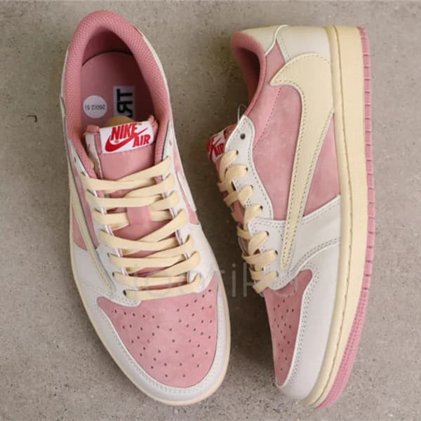 جردن وان لو تراویس صورتی کرم سفید Travis Scott x Air Jordan 1 Low OG Shy Pink DM7866-600 — تصویر ۲