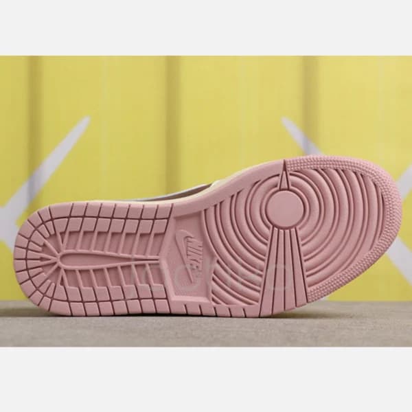 جردن وان لو Travis Scott x Air Jordan 1 Low OG Dark Pony Pink دارک پونی پینک — تصویر ۴