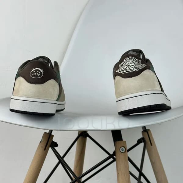 ایر جردن وان لو قهوه‌ای سبز خاکی Travis Scott x Air Jordan 1 Low OG — تصویر ۴