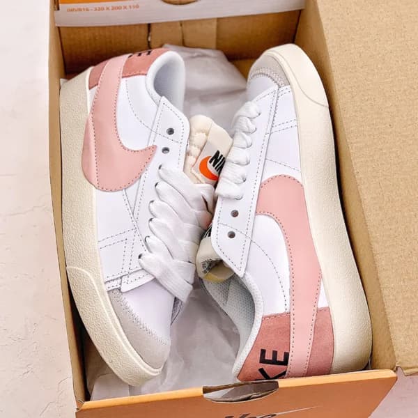نایک بلیزر جامبو Nike Blazer Low 77 Jumbo White Pink Oxford سفید صورتی آکسفورد — تصویر ۵