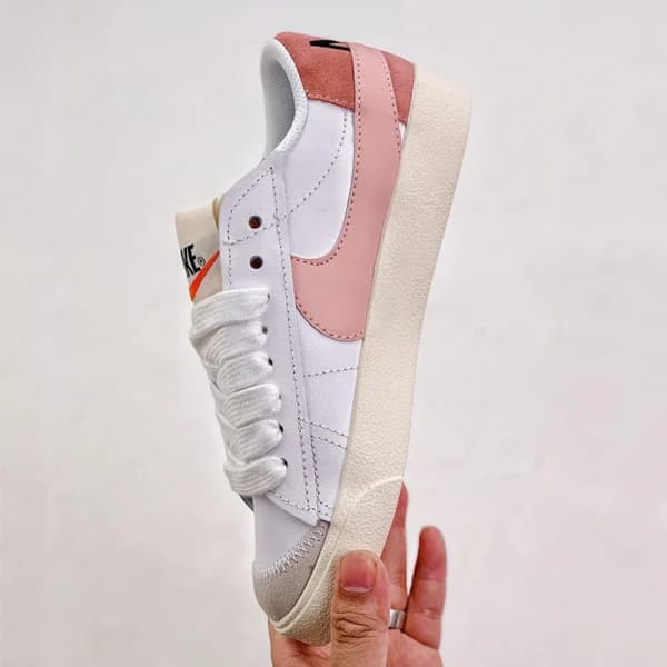 نایک بلیزر جامبو Nike Blazer Low 77 Jumbo White Pink Oxford سفید صورتی آکسفورد — تصویر ۲