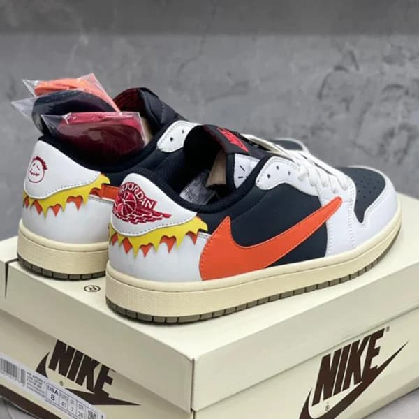 ایر جردن وان Air Jordan 1 Low x Travis Scott — تصویر ۲
