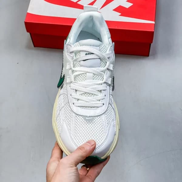 نایک وی تو کی ران Nike V2K Run FD0736-101 — تصویر ۴