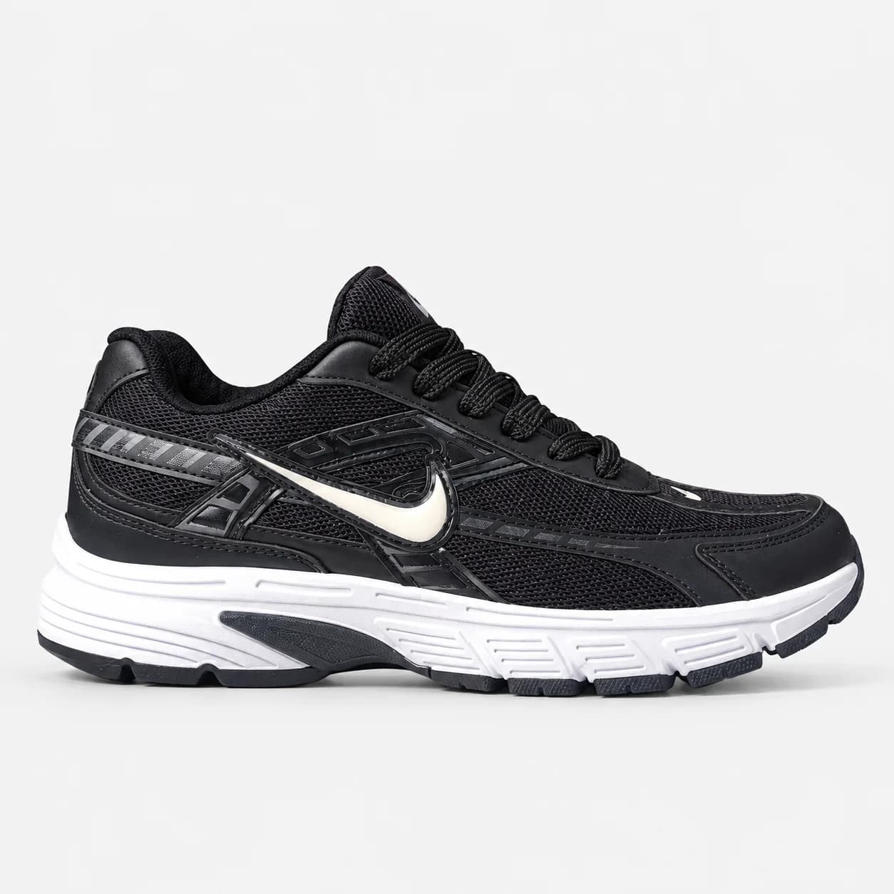 کتونی رانینگ راحتی نایک اینترناتور / NIKE INTERNATOR / رنگ مشکی سفید / 4020