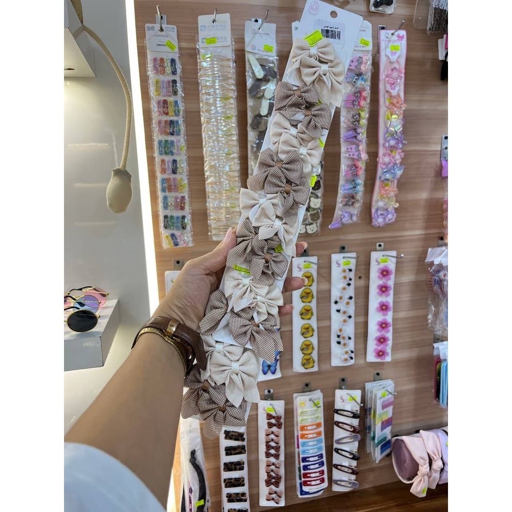 گیره استیکری پاپیون