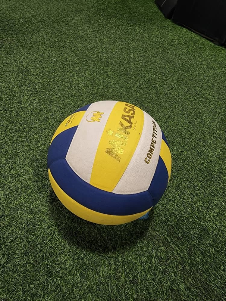 توپ والیبال میکاسا کد MV2200 — تصویر ۴