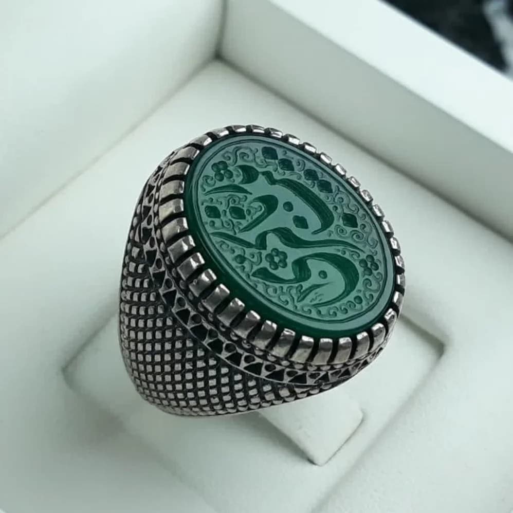 انگشتر مردانه عقیق سبز خطی یا زینب کبری کد 3681