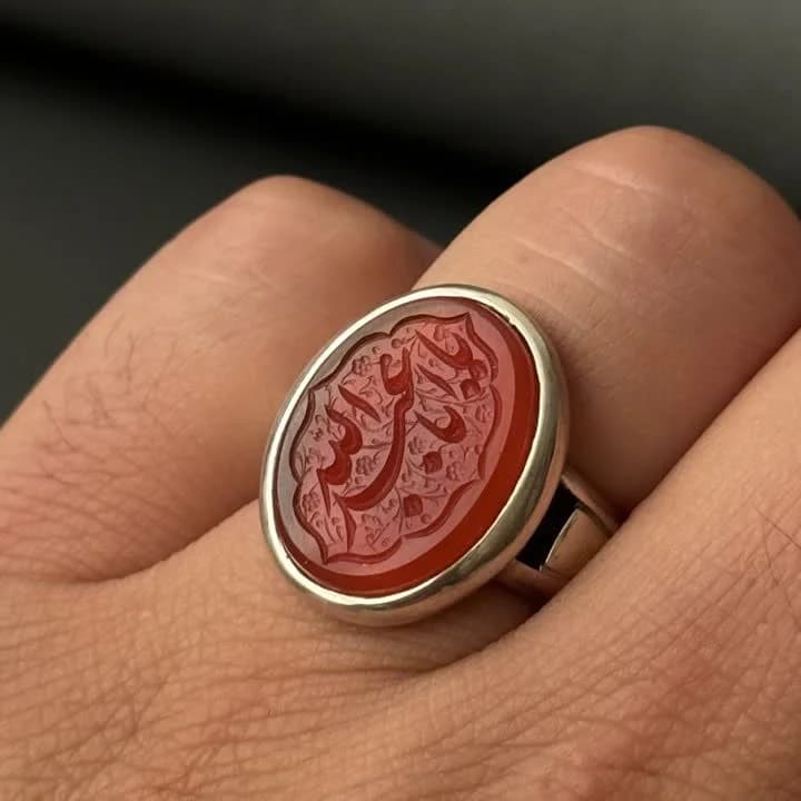 انگشتر مردانه عقیق سرخ خطی ذکر یا اباعبدالله کد 3659 — تصویر ۲