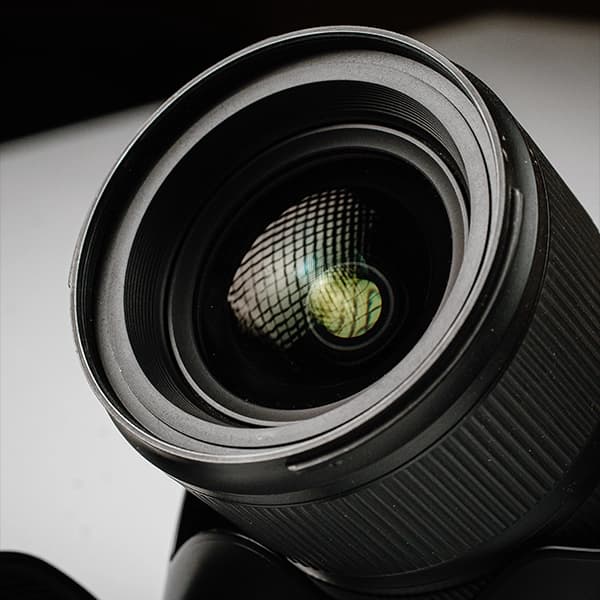 لنز دوربین تامرون مدل Tamron 17-28mm f/2.8 Di III RXD (کارکرده)