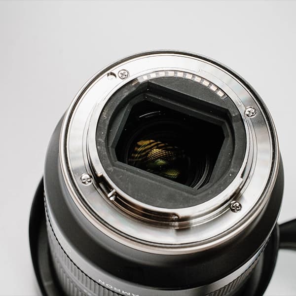 لنز دوربین تامرون مدل Tamron 17-28mm f/2.8 Di III RXD (کارکرده) — تصویر ۳