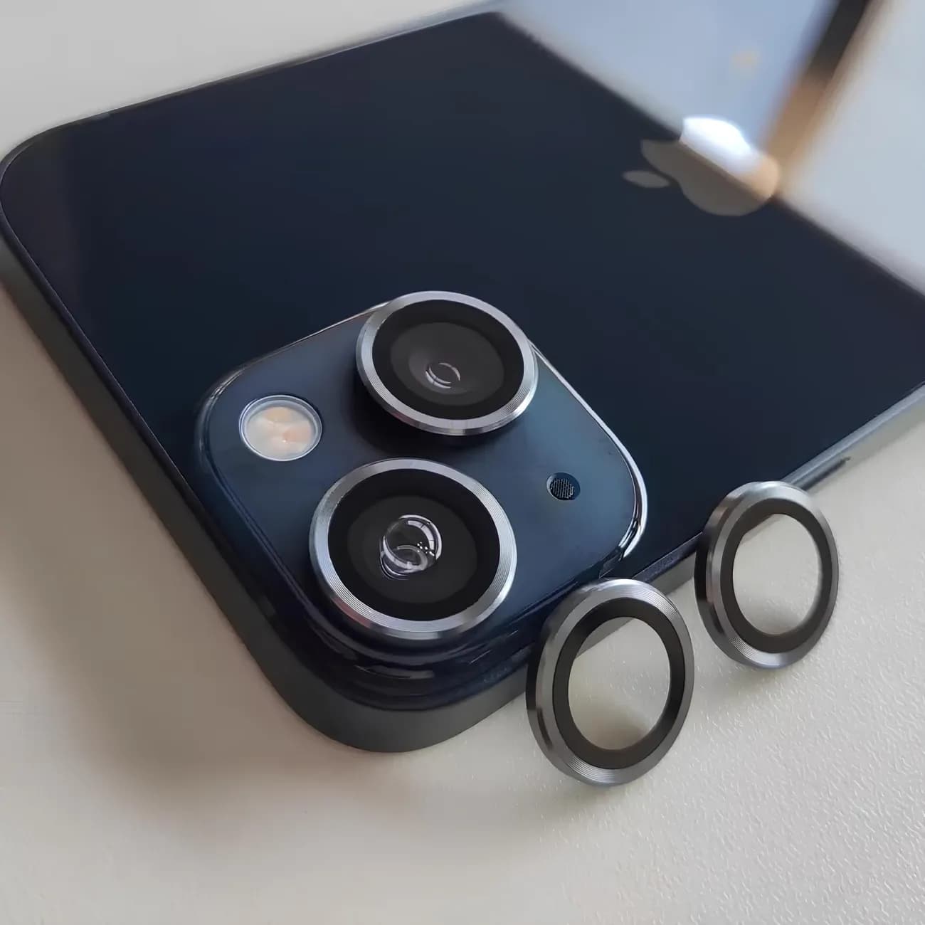 محافظ لنز دوربین آیفون مدل رینگی IPHON 14 — تصویر ۲