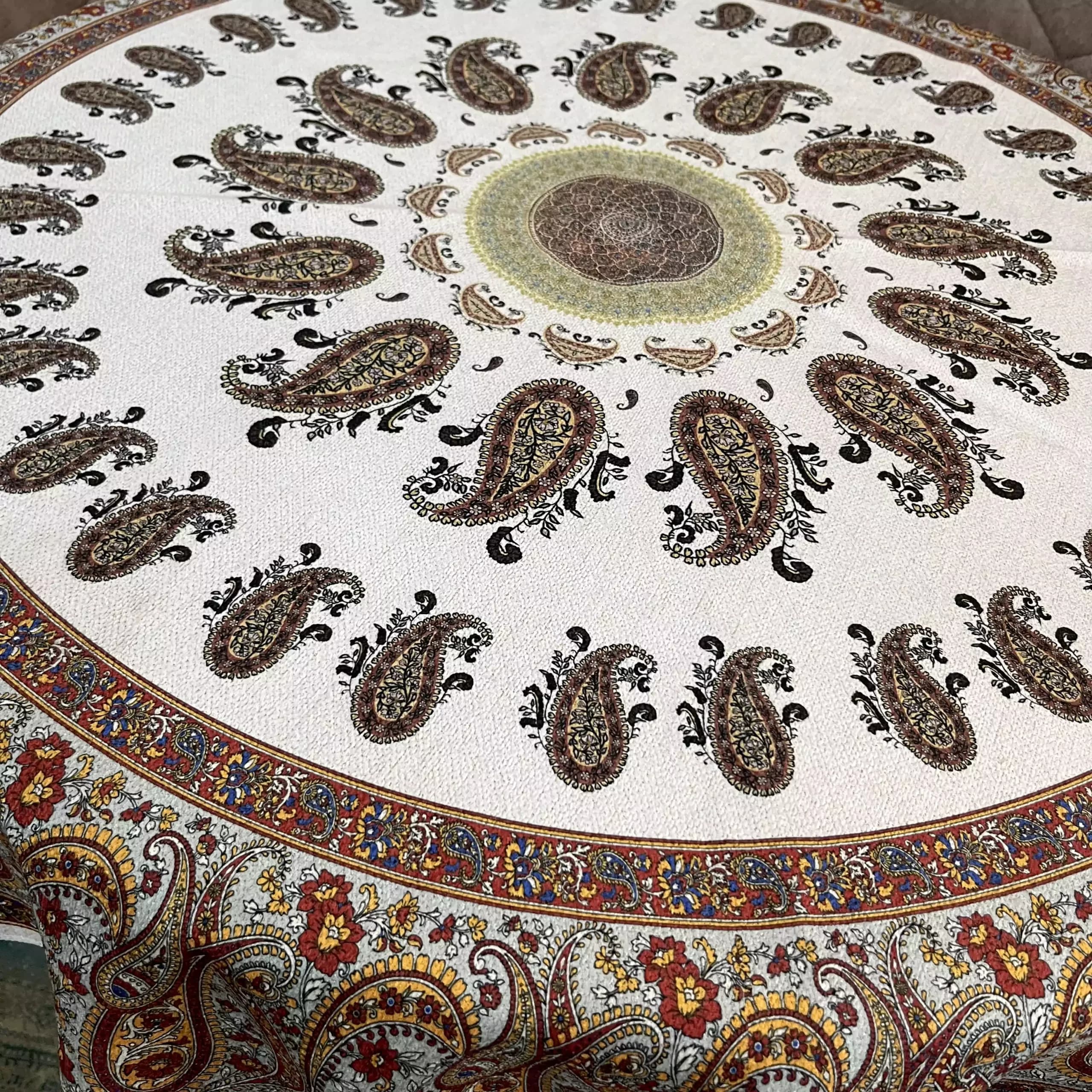 رومیزی گرد شانل قطر 140 سانت دو ترمه کوچک و بزرگ — تصویر ۸