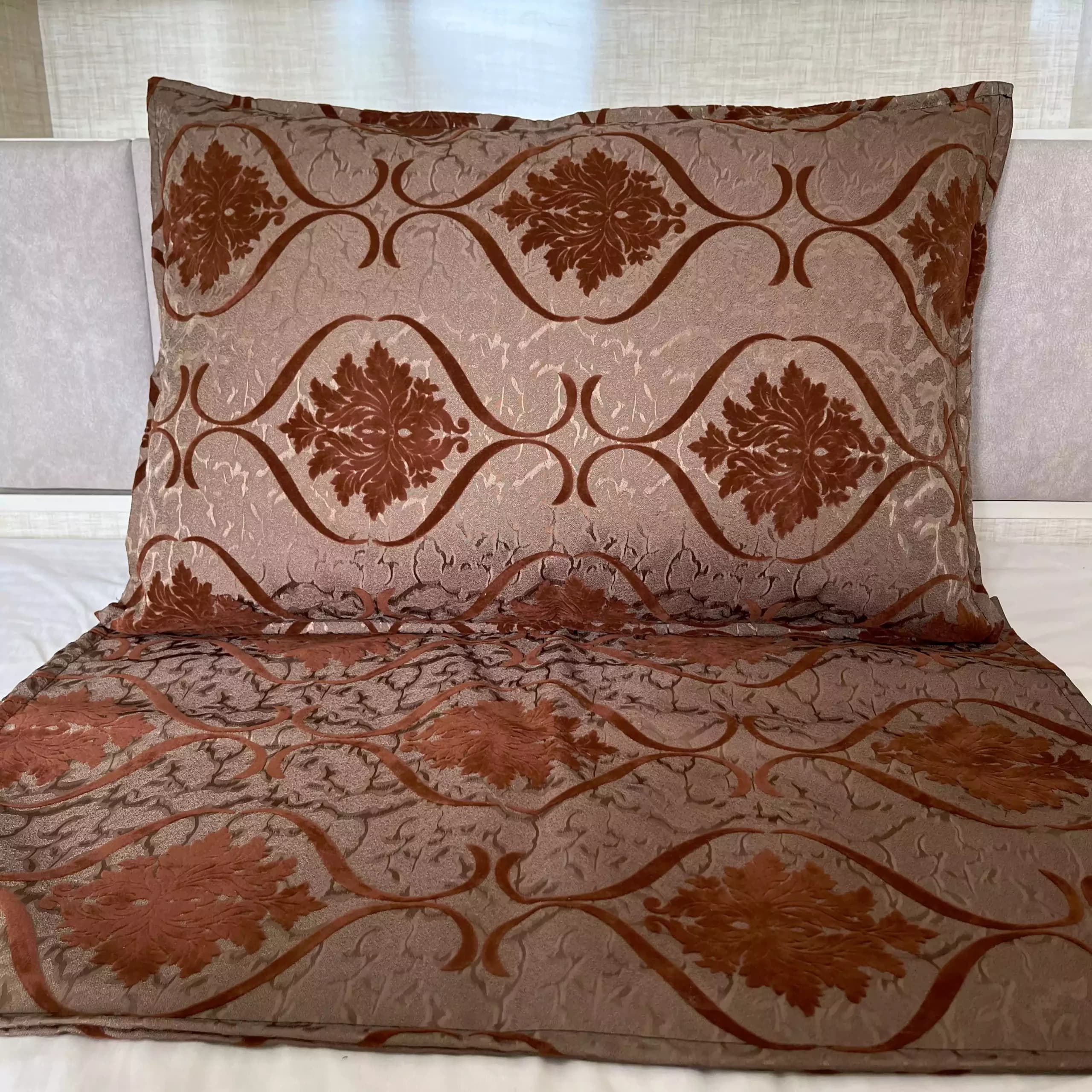 روبالشی کتان قهوه ای