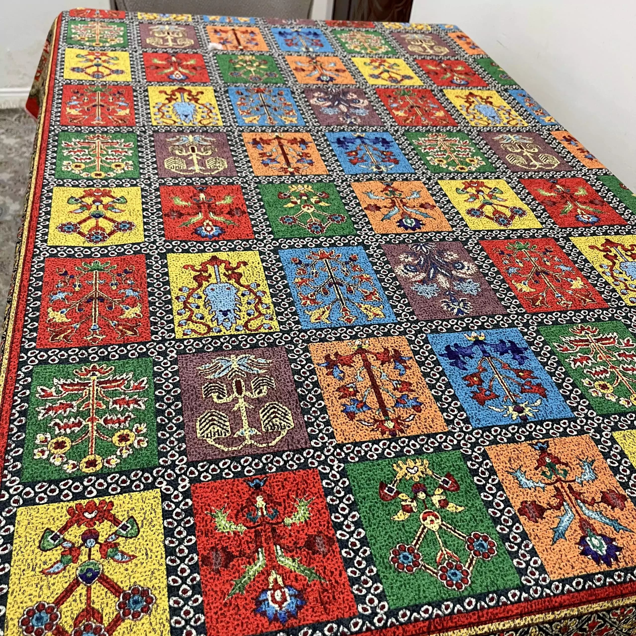 رومیزی شانل دورو 140 در 220 سانت طرح چهل تیکه — تصویر ۸