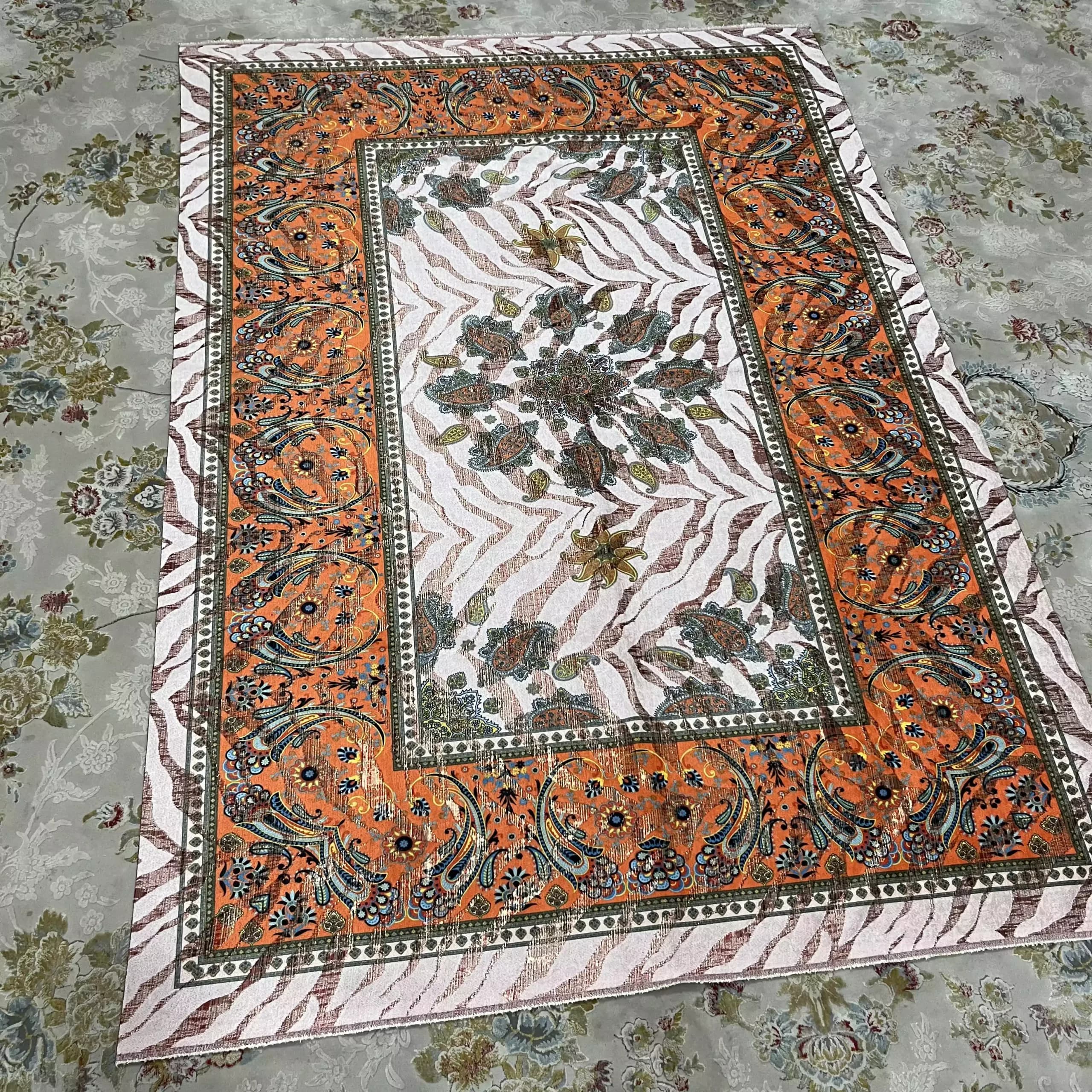 رومیزی شانل ساتن دورو پشت راه راه 100 در 140 سانت نارنجی زرشکی — تصویر ۴