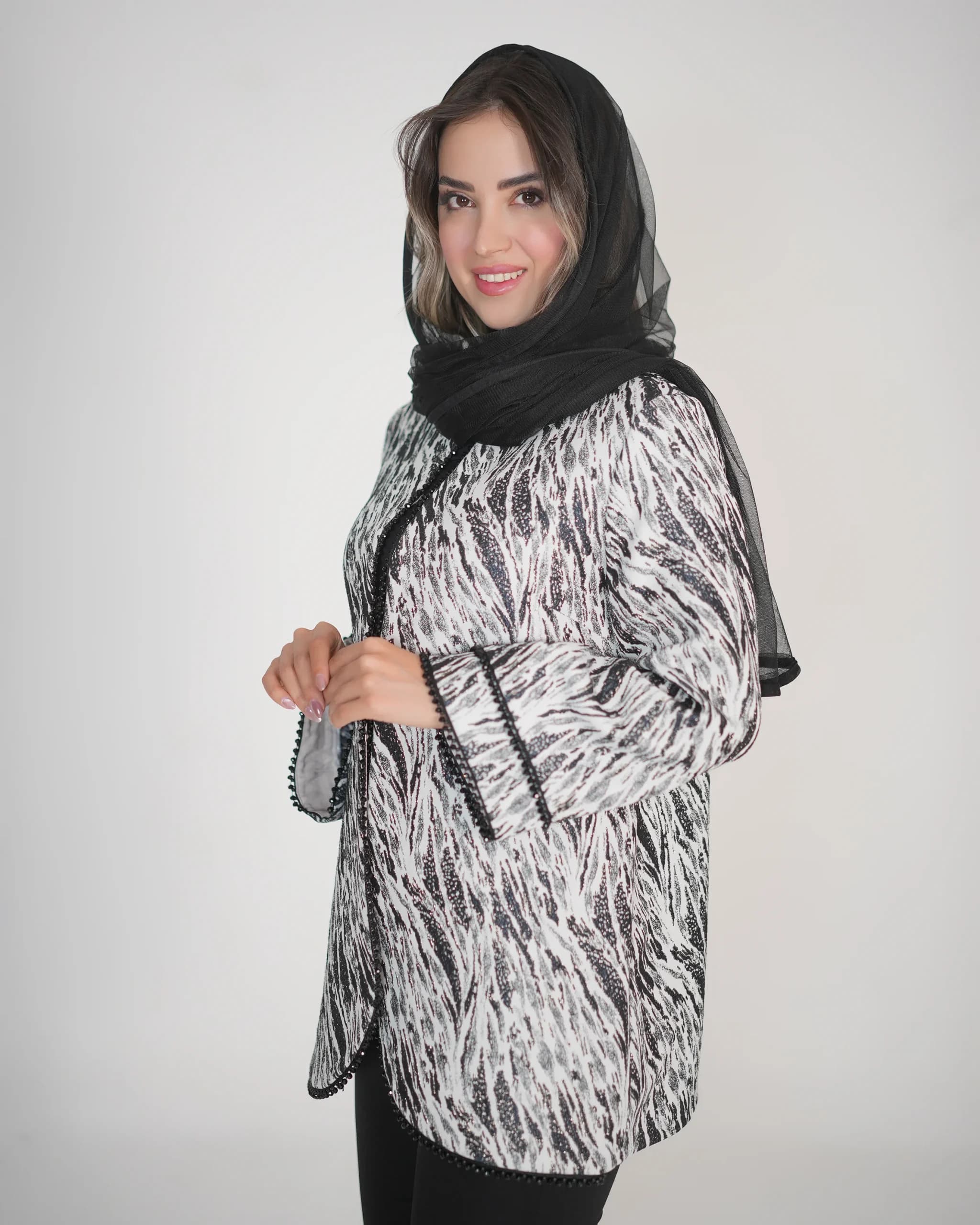 مانتو ژاکارد سنگ دوزی مجلسی کد 560 (495) — تصویر ۲