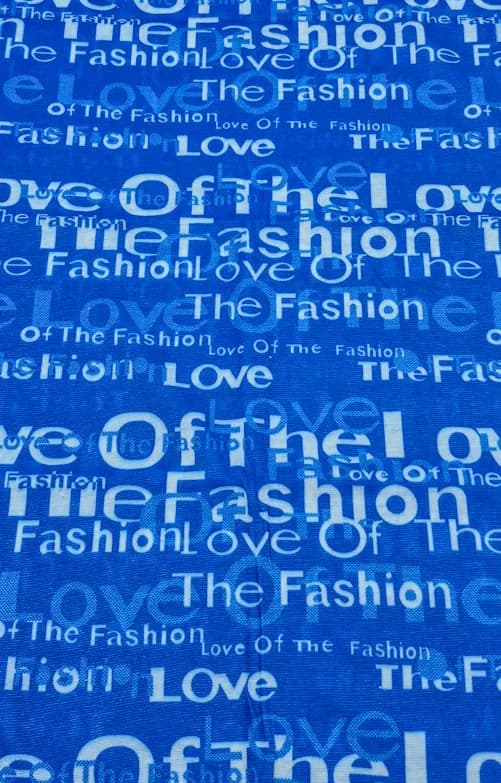 اسکارف نخی ورزشی طرح تایپوگرافی Love Of The Fashion آبی (دستمال سر و گردن چندکاره)