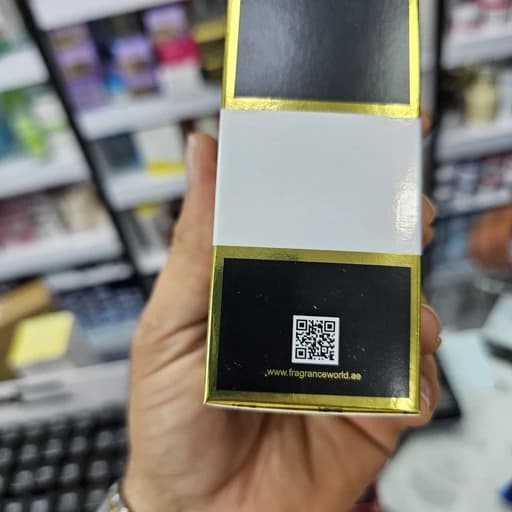 ادکلن کفشی زنانه مارک کالکشن 102 (شبیه عطر Good Girl کارولینا هررا) حجم 25 میل رایحه گرم و شیرین ماندگاری 6 الی 8 ساعته — تصویر ۳